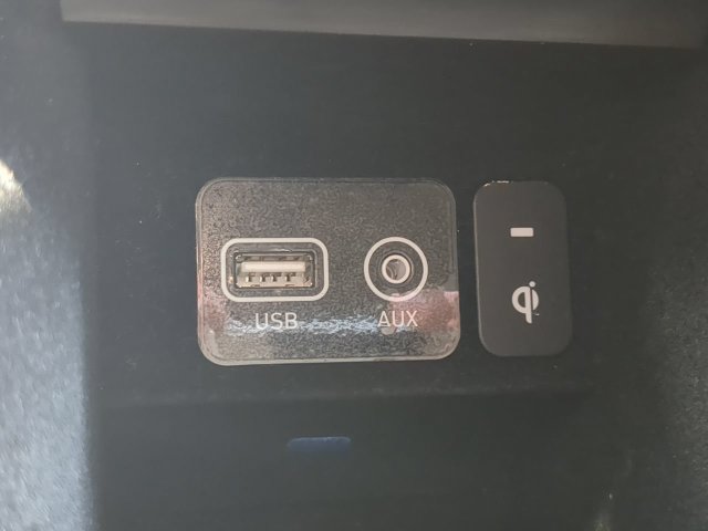 Used 2019 Genesis G90 3.3T Premium RWD image 21
