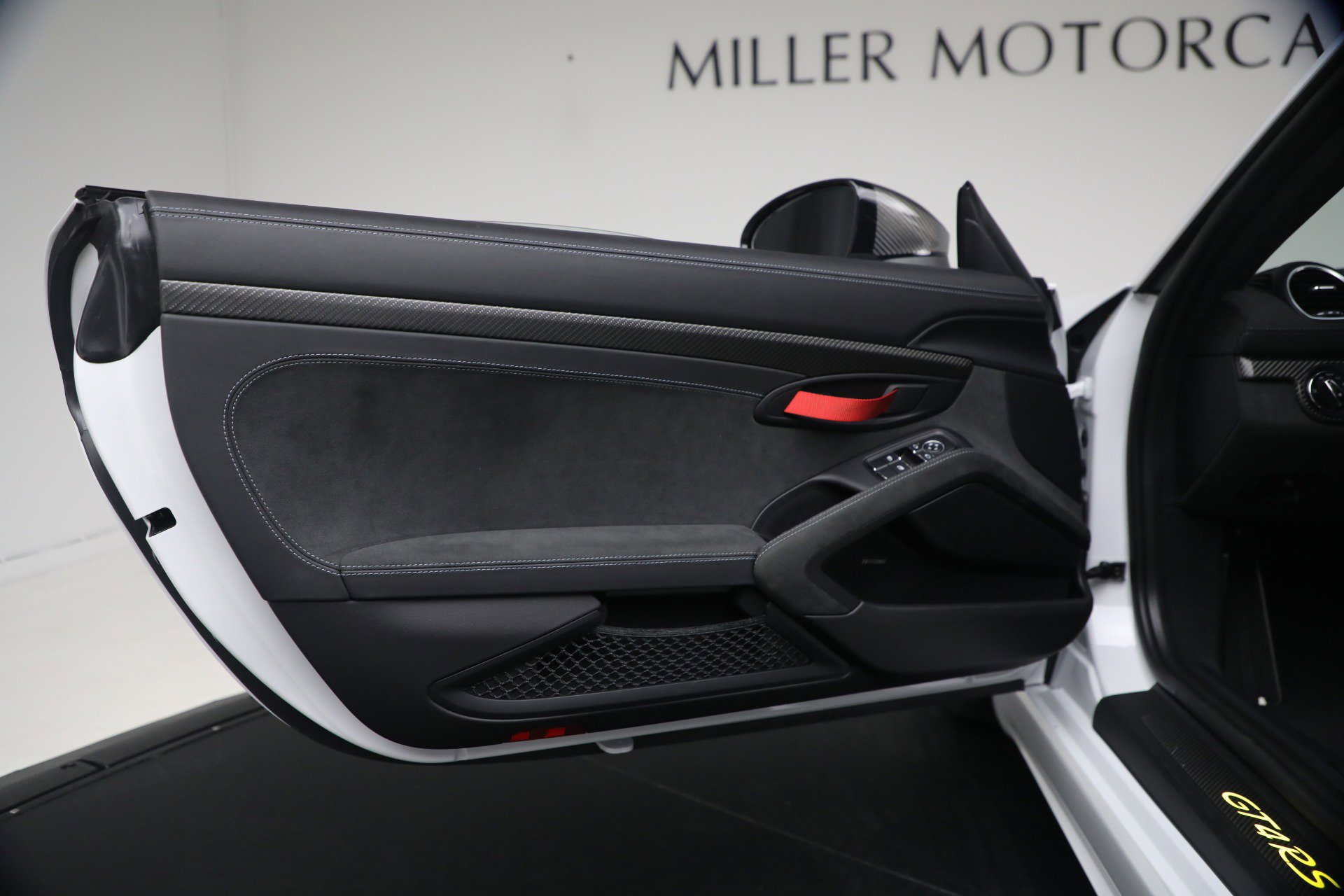 Used 2023 Porsche 718 Cayman GT4 RS RWD image 17