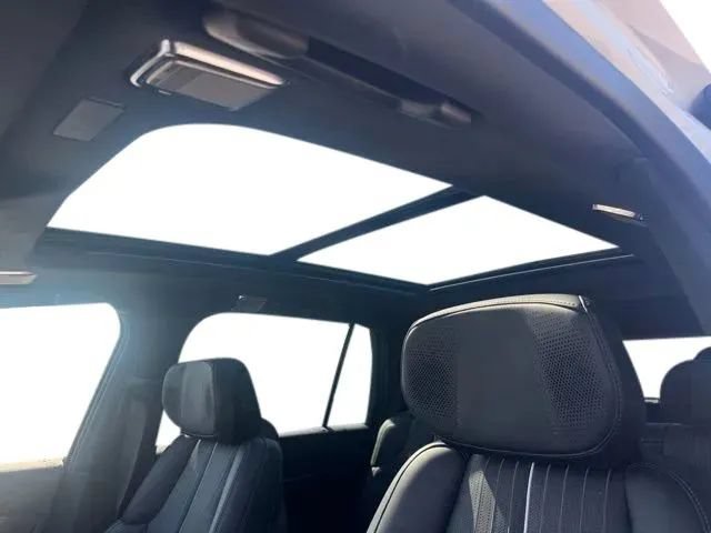 New 2027 Cadillac Vistiq Sport w/ LPO, Floor Liner Package AWD/4WD image 11