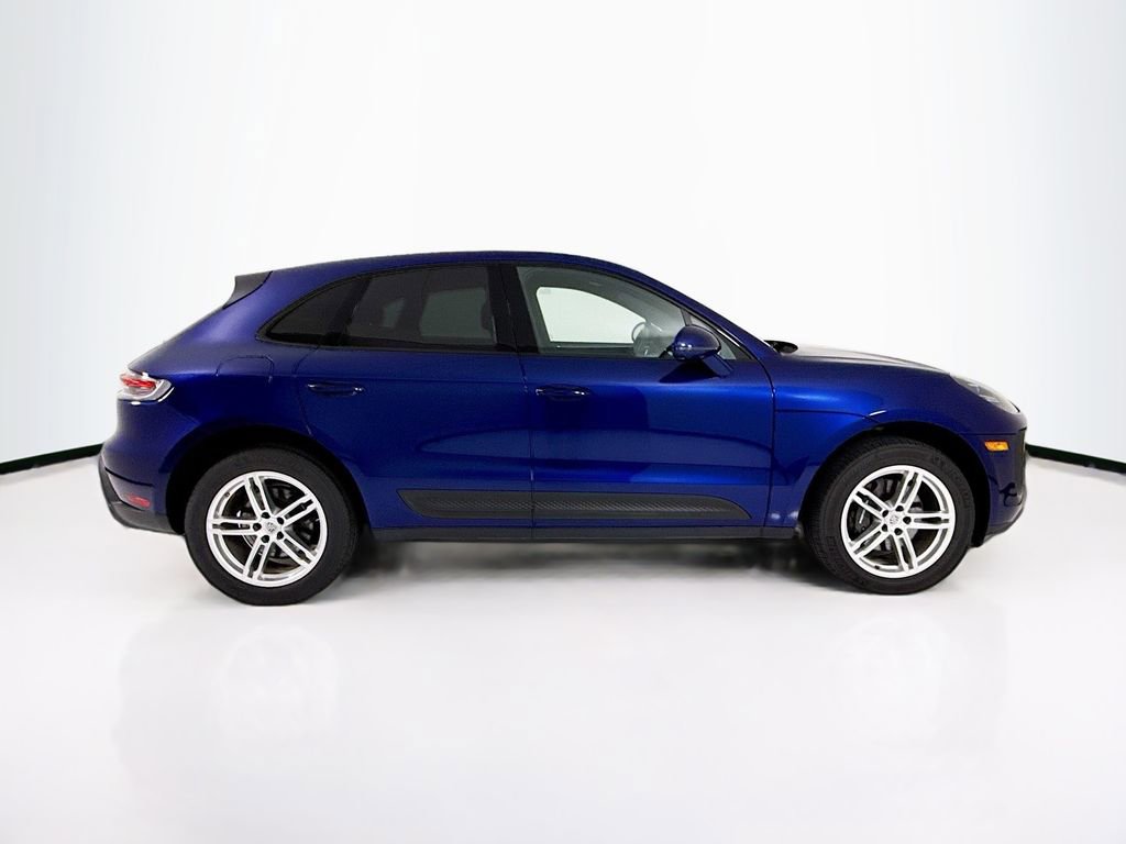 Certified 2024 Porsche Macan image 8