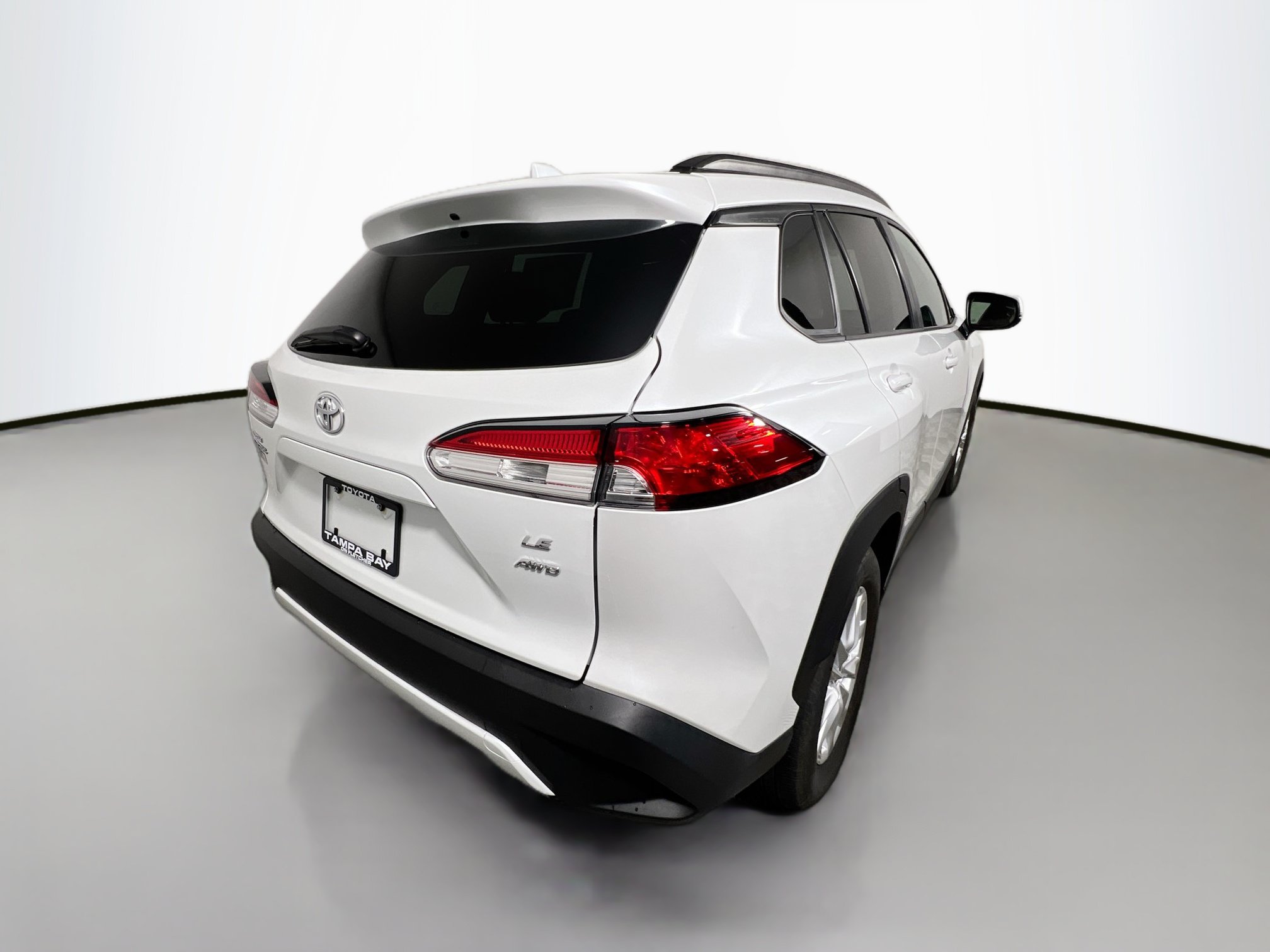 Used 2023 Toyota Corolla Cross LE AWD/4WD image 4