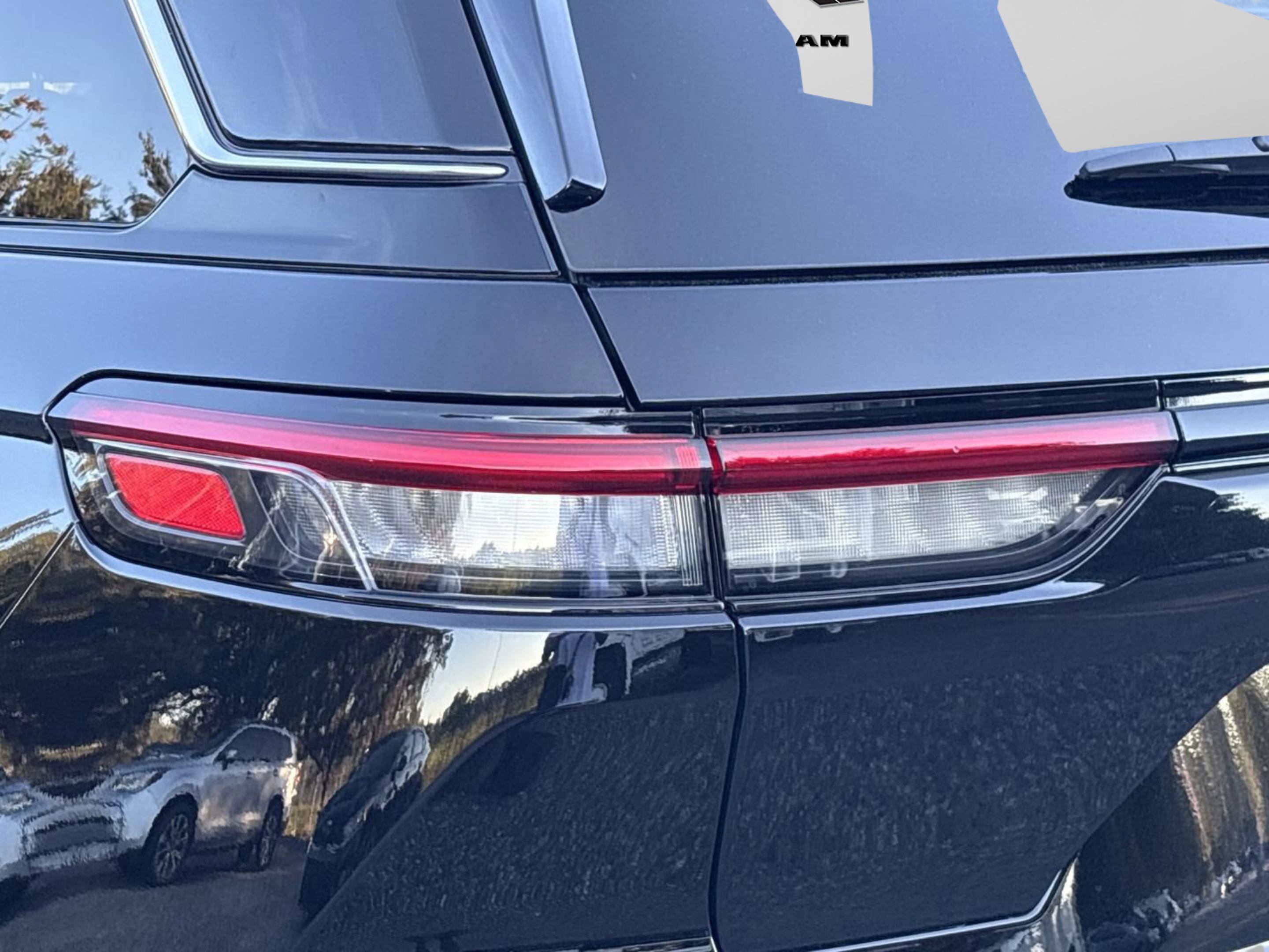 New 2025 Jeep Grand Cherokee Limited image 7