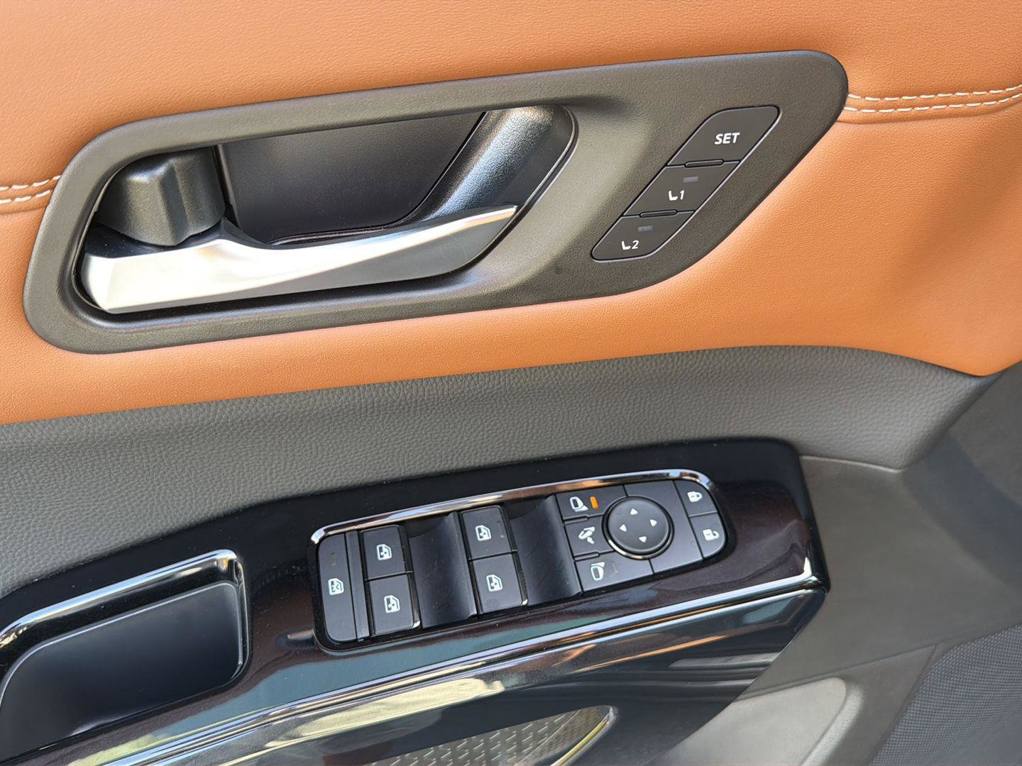 New 2026 Nissan Pathfinder Platinum w/ Cargo Package FWD image 33
