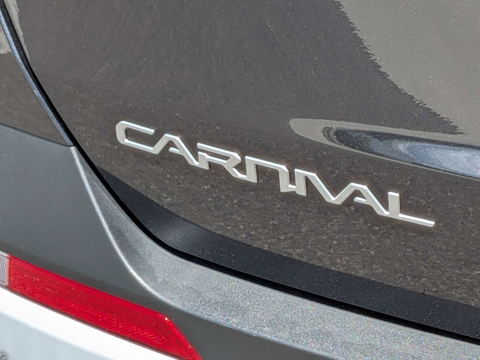 Used 2026 Kia Carnival FWD image 12