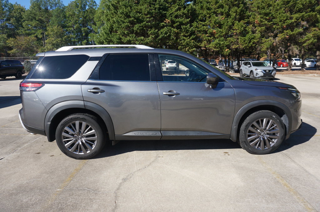 Used 2024 Nissan Pathfinder SL w/ SL Premium Package FWD image 23