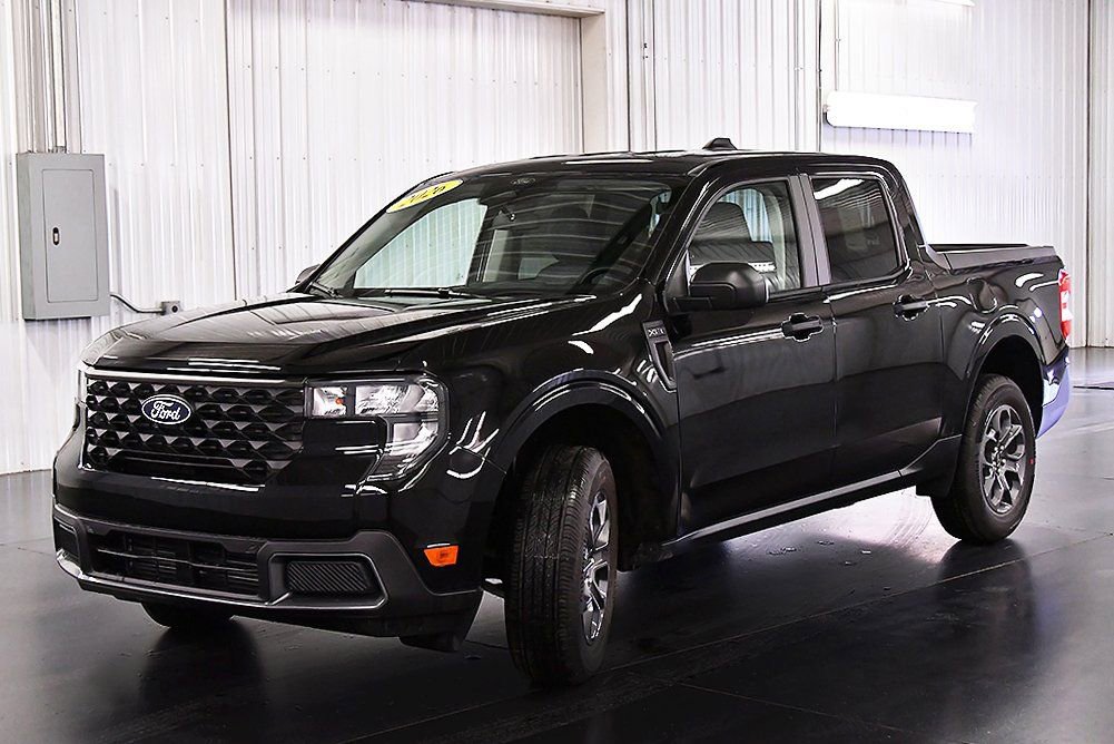 New 2026 Ford Maverick XLT image 3