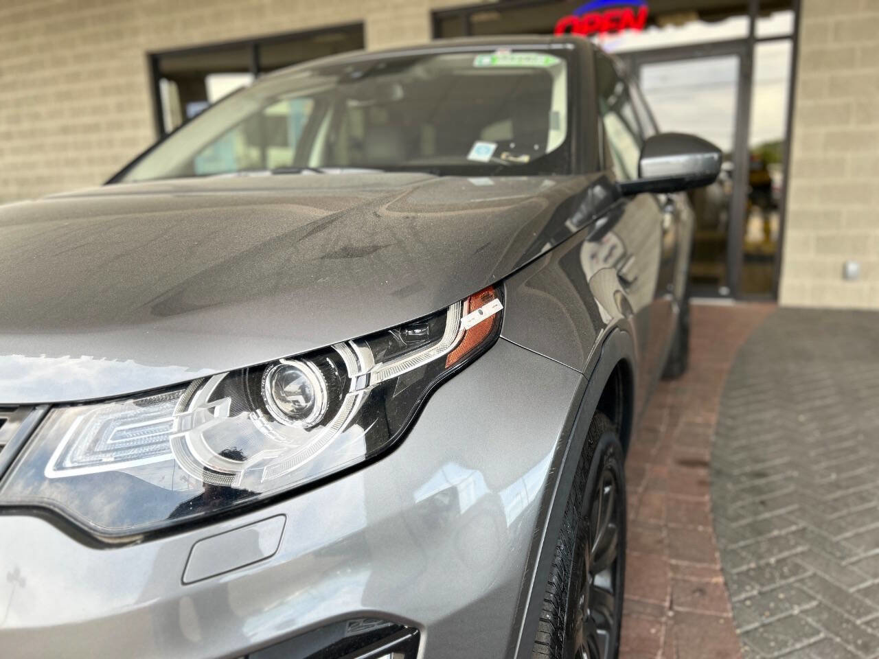 Used 2018 Land Rover Discovery Sport SE AWD/4WD image 27