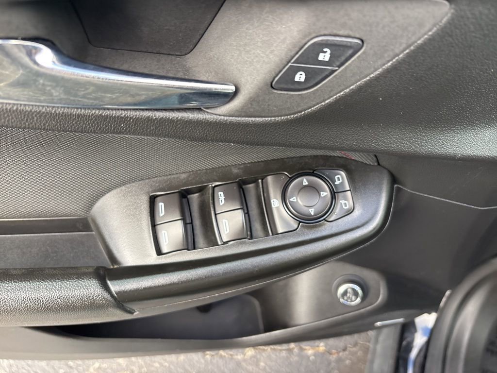 Used 2022 Chevrolet TrailBlazer RS w/ Sun and Liftgate Package image 32