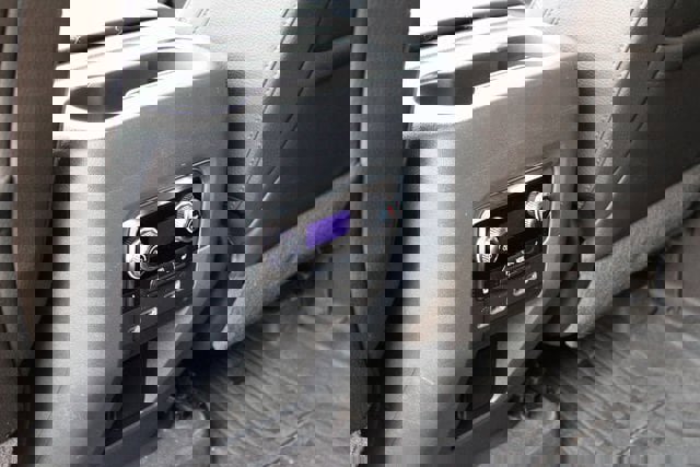 Used 2021 GMC Yukon Denali w/ Denali Premium Package image 21