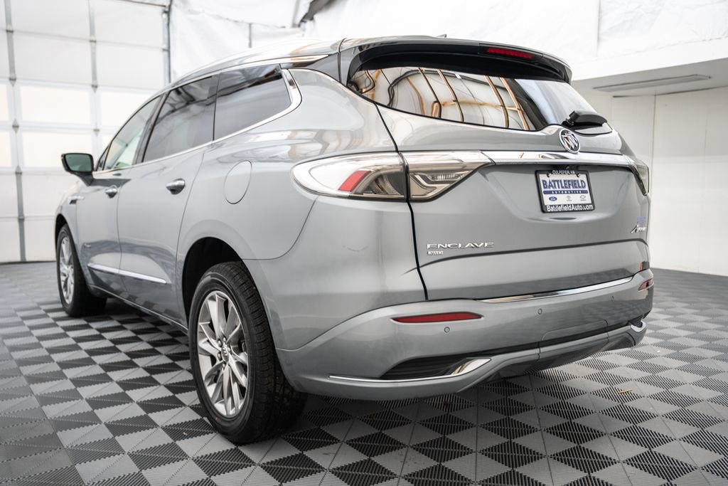Used 2024 Buick Enclave Avenir w/ Avenir Technology Package AWD/4WD image 7