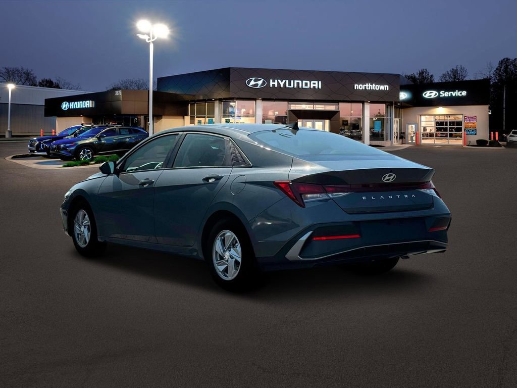 New 2025 Hyundai Elantra SE w/ Cargo Package image 5