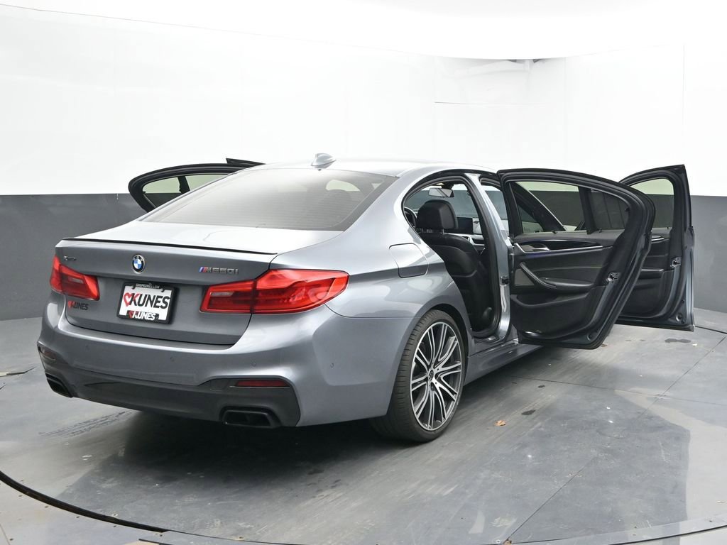 Used 2018 BMW M550i xDrive image 37