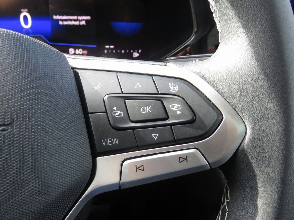 Used 2024 Volkswagen Taos SE w/ Panoramic Sunroof Package image 24