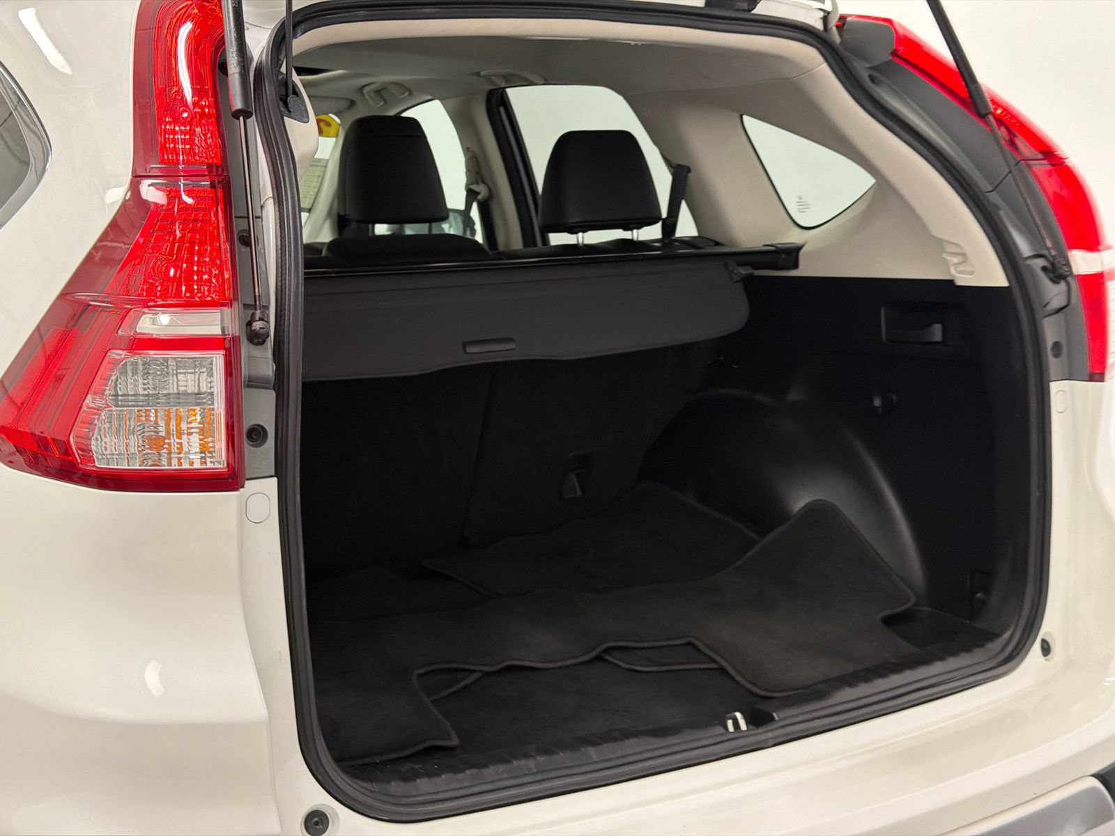 Used 2016 Honda CR-V Touring image 7