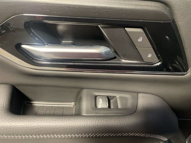 Used 2025 GMC Yukon Denali image 34