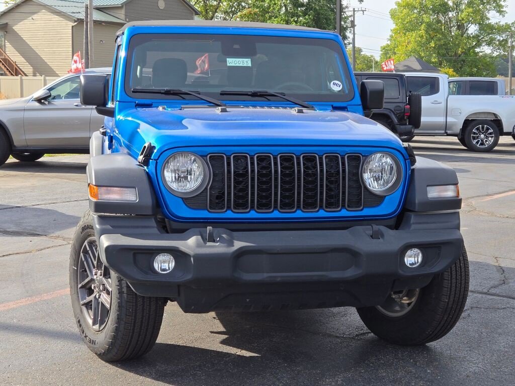 Used 2024 Jeep Wrangler Sport S image 3