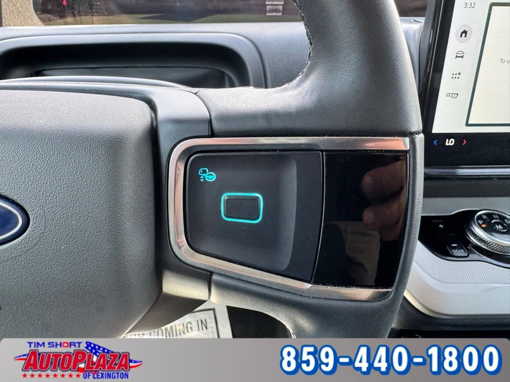 Used 2025 Ford Expedition Active AWD/4WD image 16