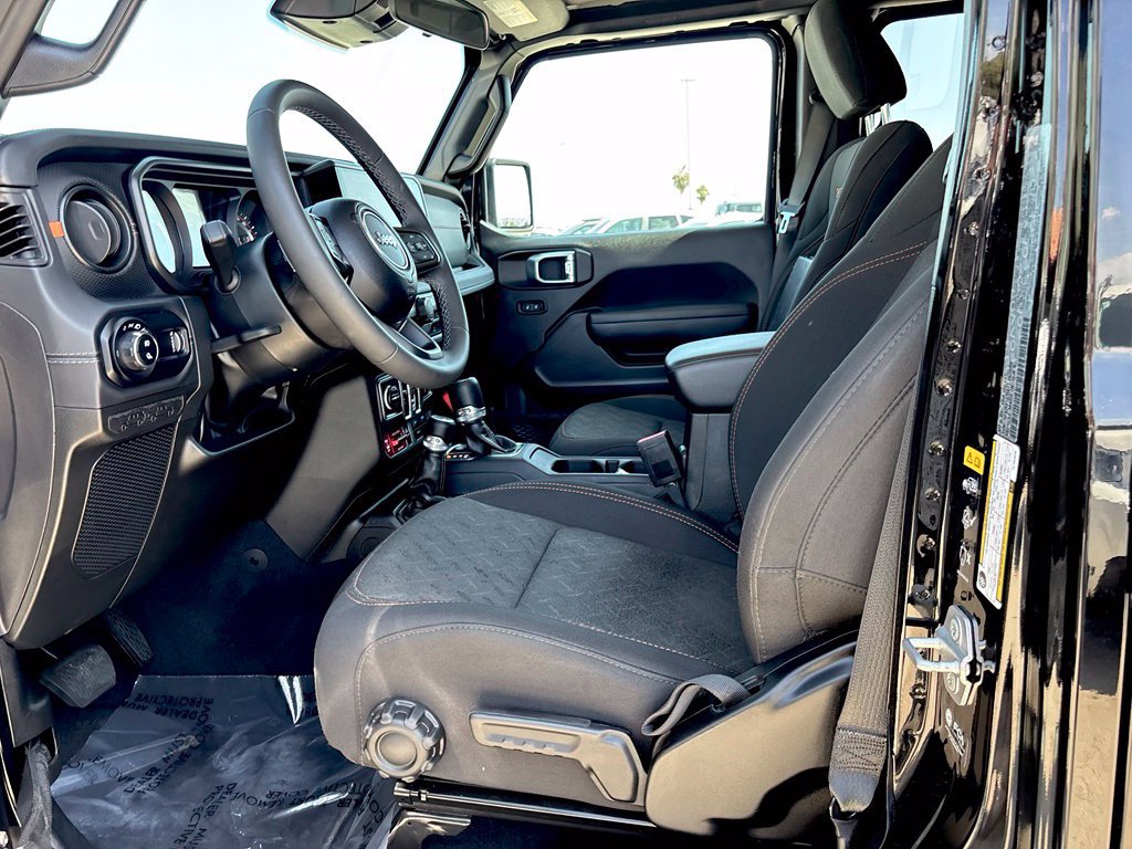 Certified 2026 Jeep Gladiator Mojave AWD/4WD image 16