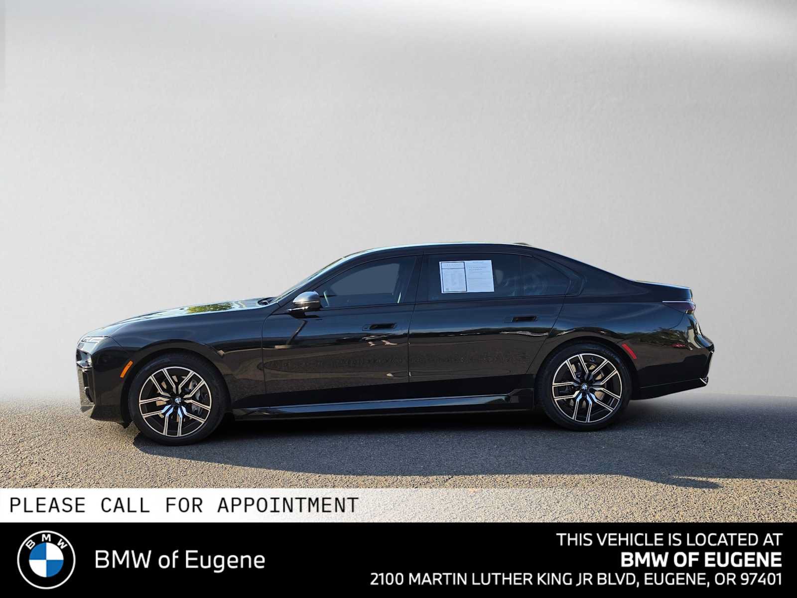 Used 2025 BMW i7 eDrive50 w/ M Sport Package RWD image 6