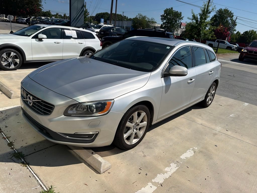 Used 2016 Volvo V60 T5 Platinum w/ Climate Package FWD image 3