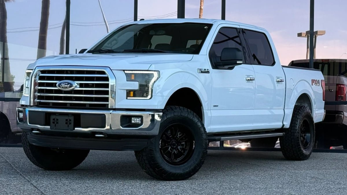 Used 2016 Ford F150 XLT w/ Equipment Group 302A Luxury AWD/4WD image 2