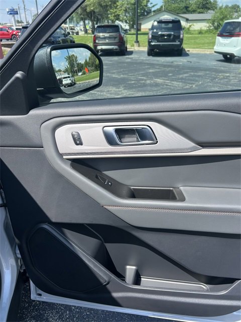 New 2025 Ford Explorer Active w/ Active Comfort Package image 24