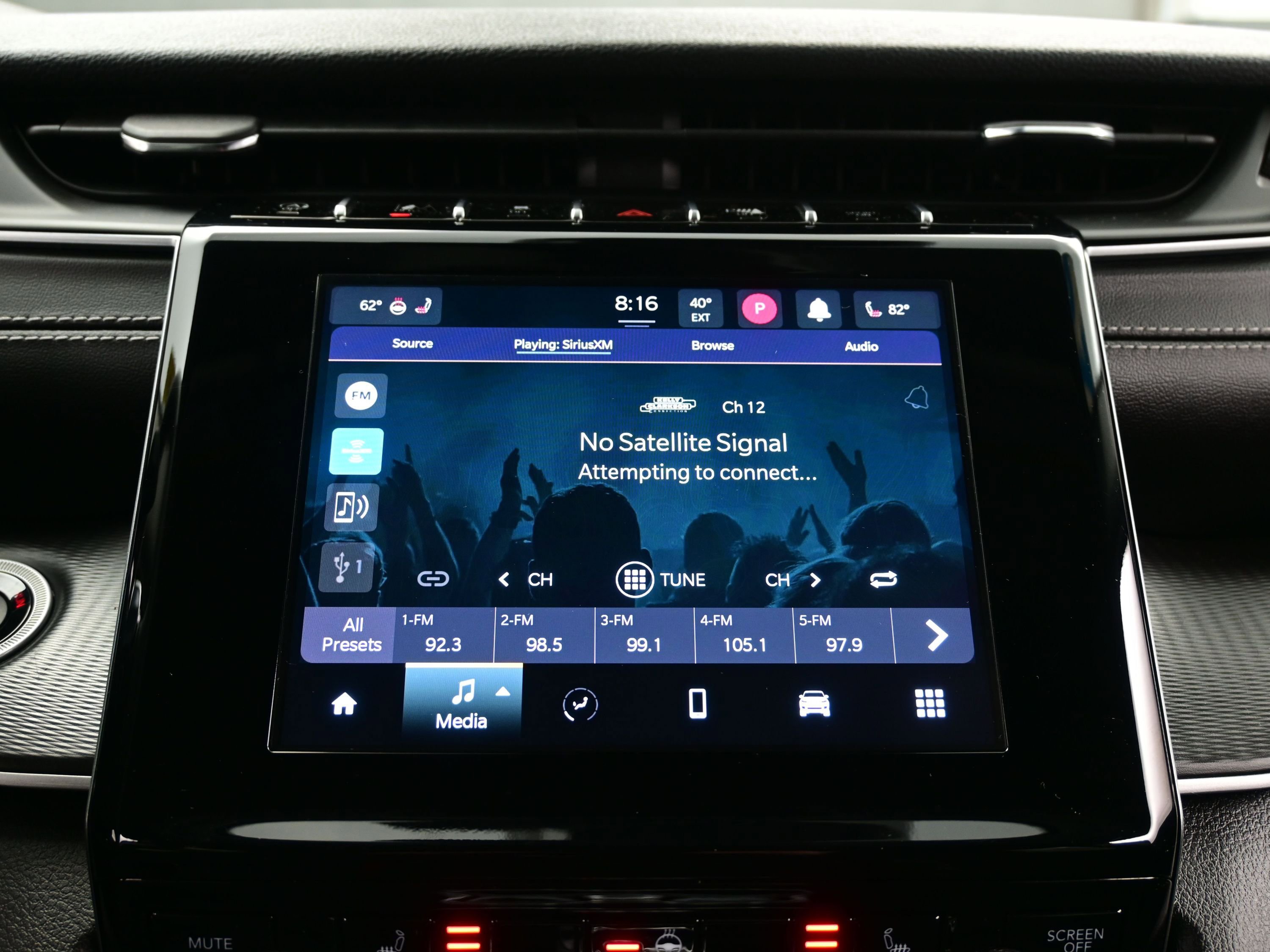 Used 2024 Jeep Grand Cherokee L Laredo w/ Luxury Tech Group I image 21