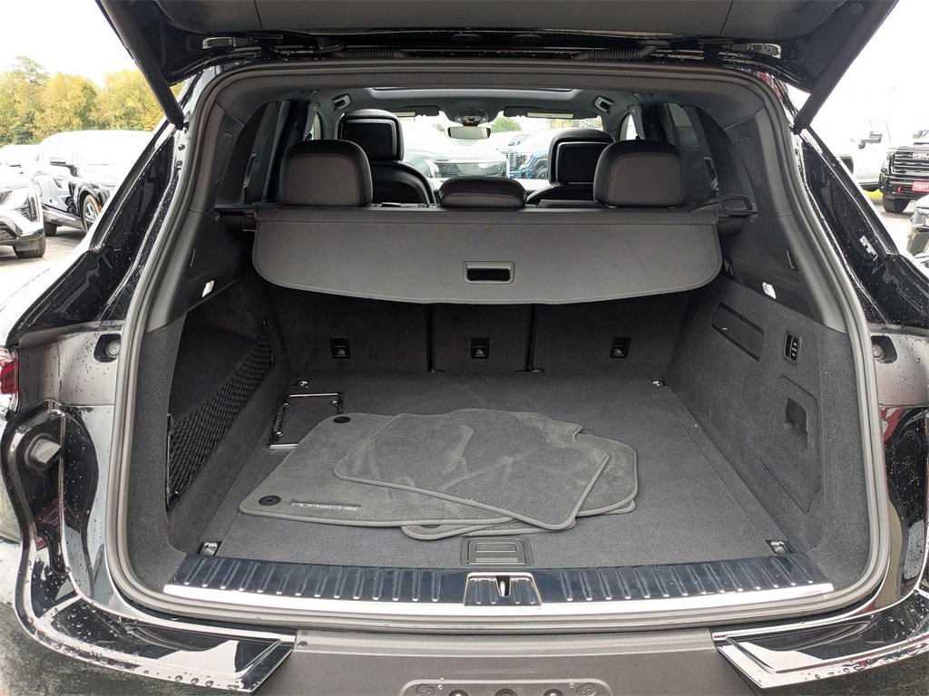 Used 2024 Porsche Cayenne S image 28