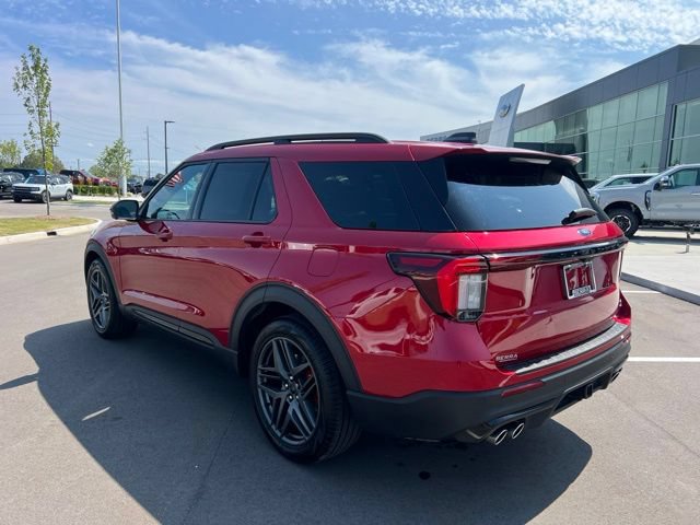 Certified 2025 Ford Explorer ST AWD/4WD image 7