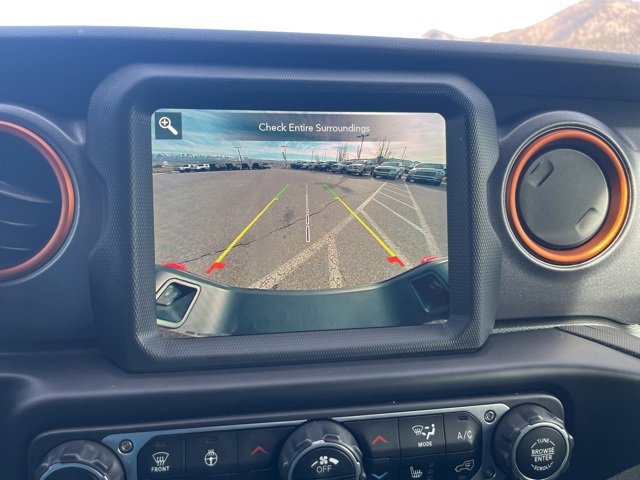 Used 2023 Jeep Gladiator Mojave w/ Cold Weather Group image 21