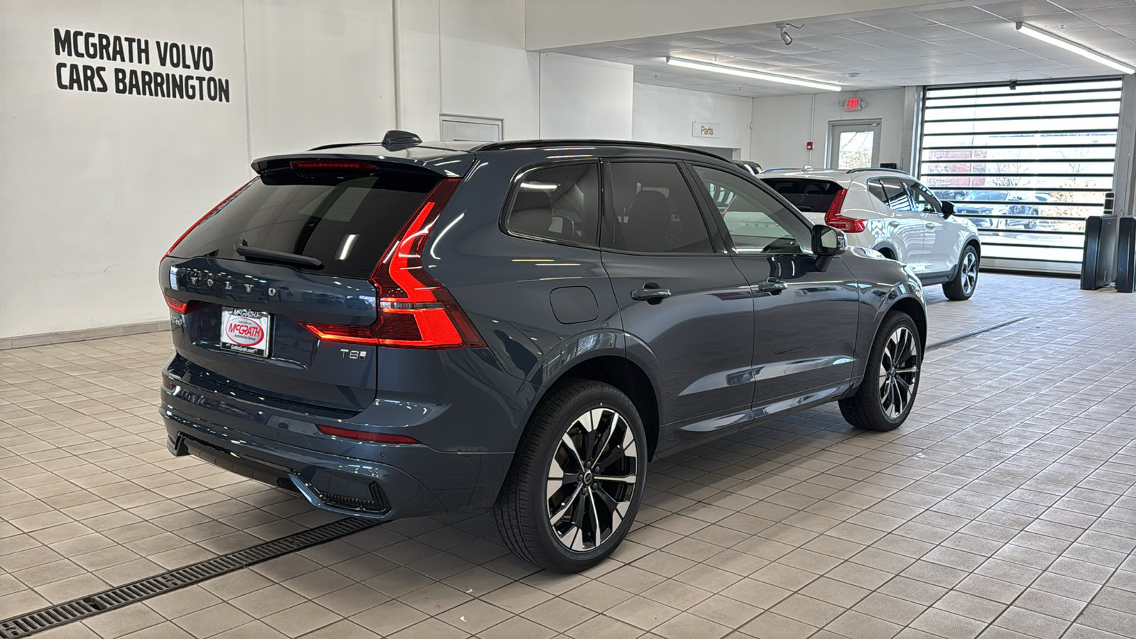 New 2026 Volvo XC60 T8 Plus w/ Climate Package AWD/4WD image 5