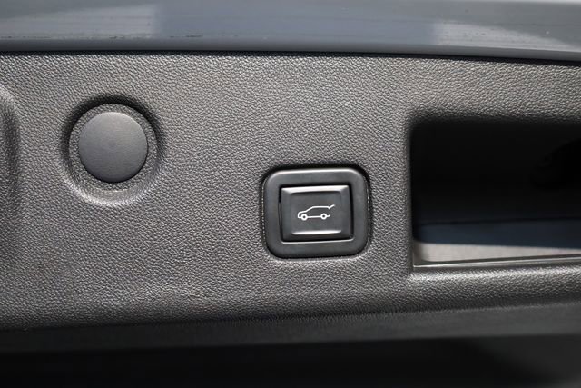 Used 2020 Chevrolet Equinox LT w/ Driver Convenience Package image 29