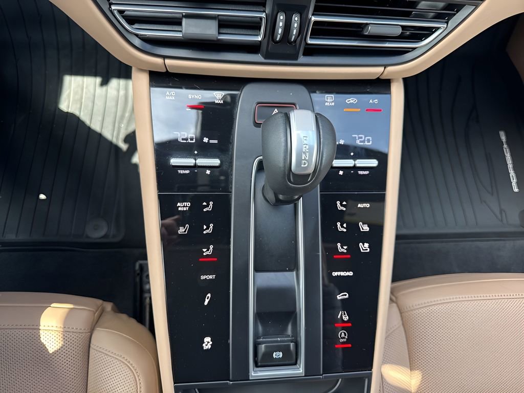 Used 2023 Porsche Macan S AWD/4WD image 23