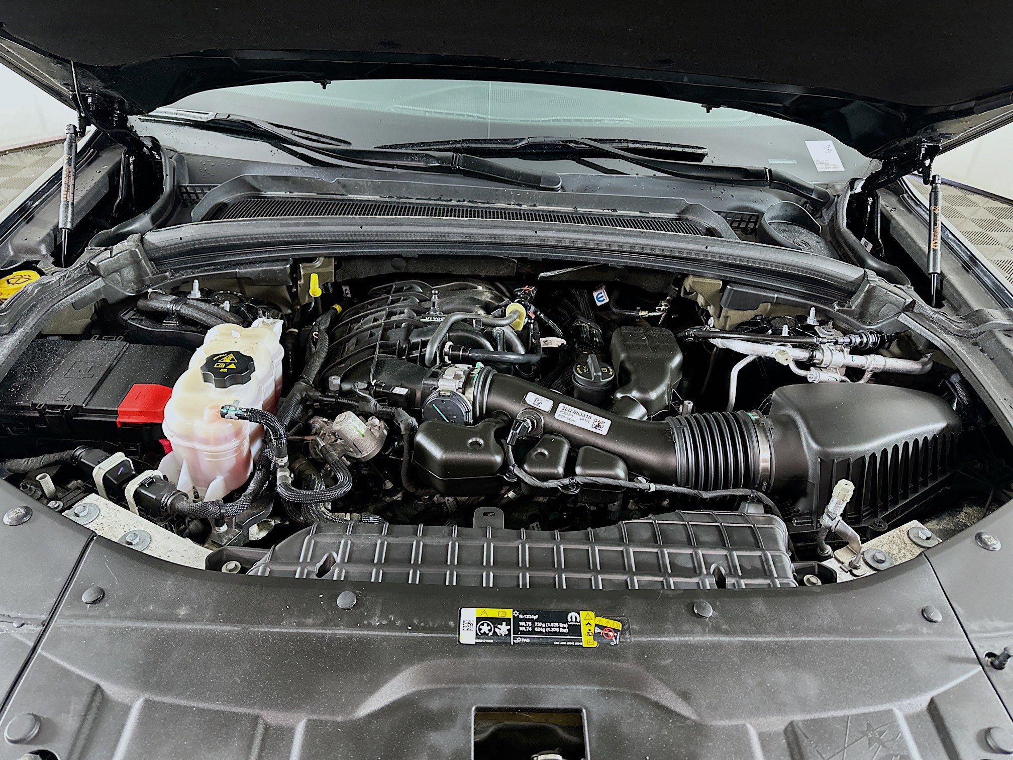 Used 2023 Jeep Grand Cherokee Limited w/ Black Appearance Package image 33