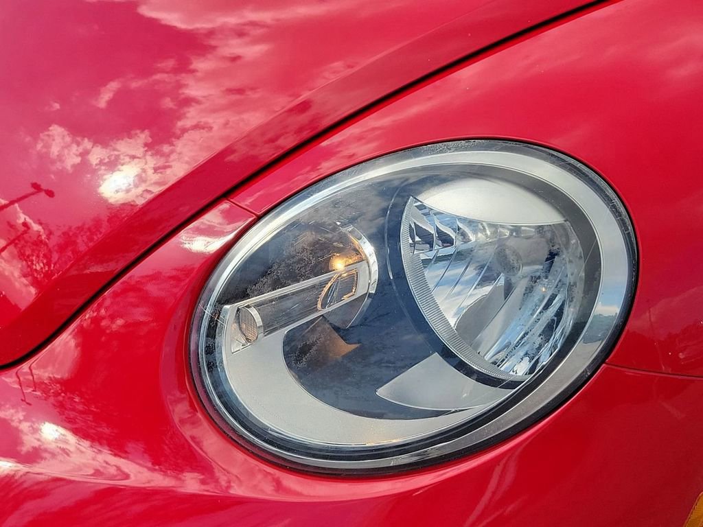 Used 2013 Volkswagen Beetle 2.5 image 16