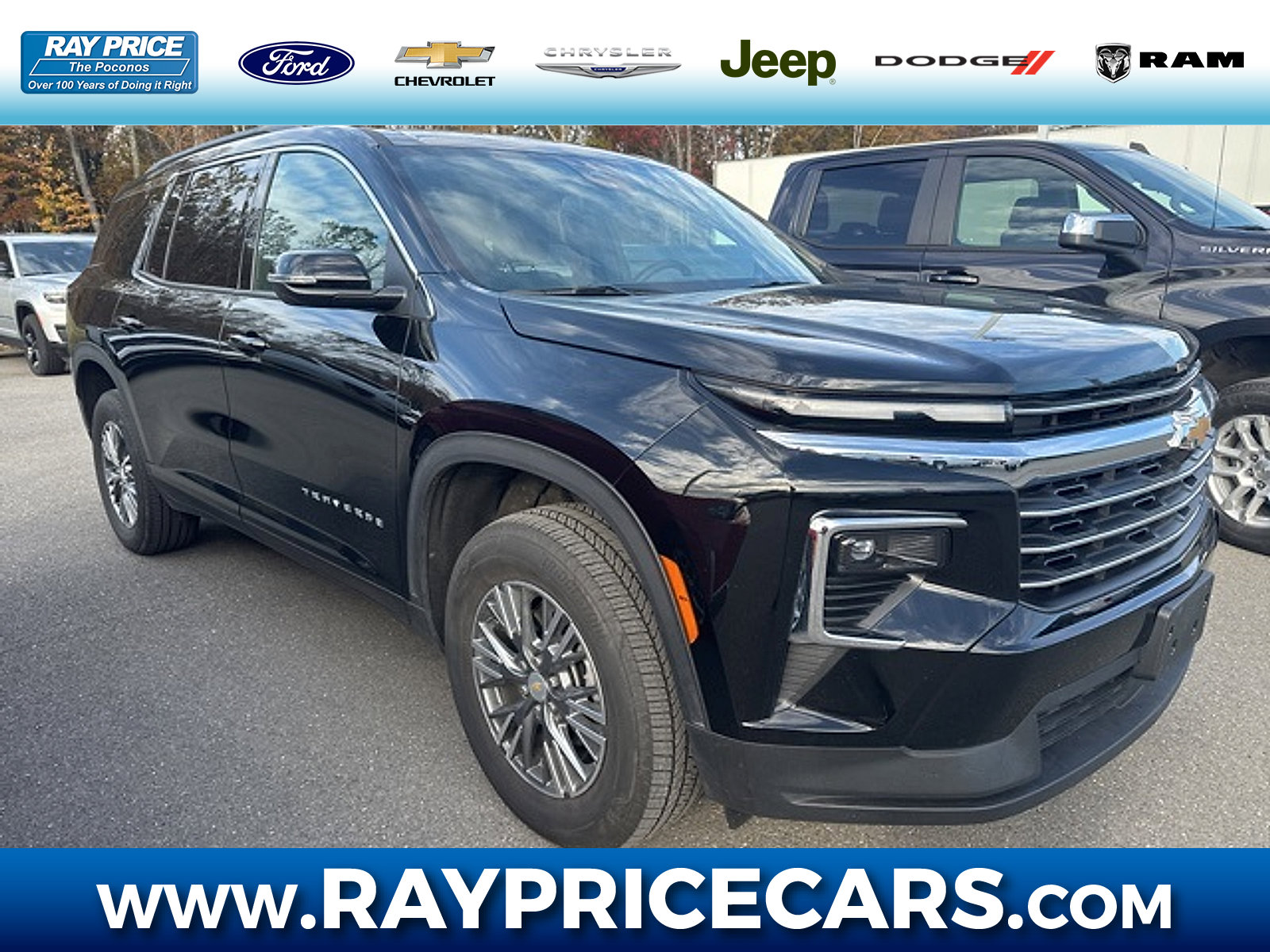 Used 2025 Chevrolet Traverse LT