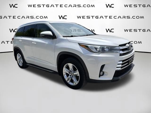 Used 2017 Toyota Highlander Limited AWD/4WD image 2