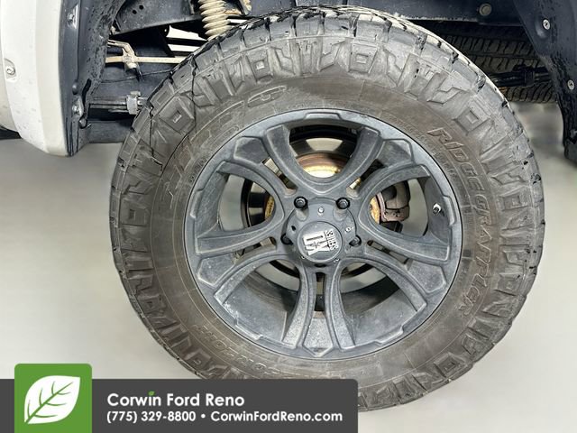 Used 2014 Toyota Tundra Limited w/ Limited Premium Package image 32