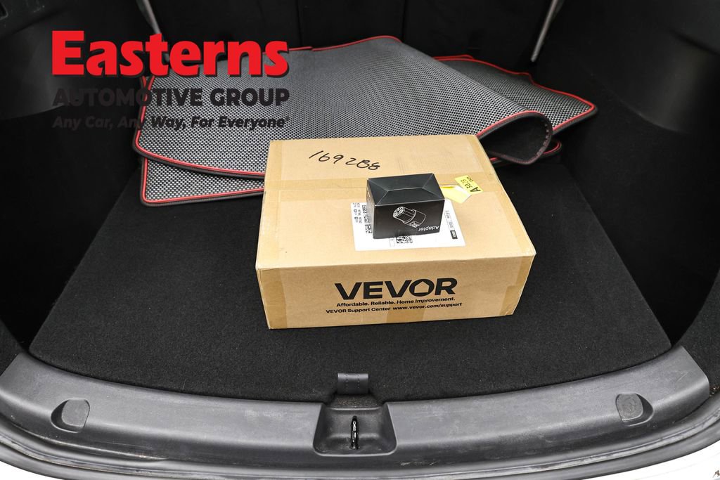 Used 2020 Tesla Model Y Long Range image 9