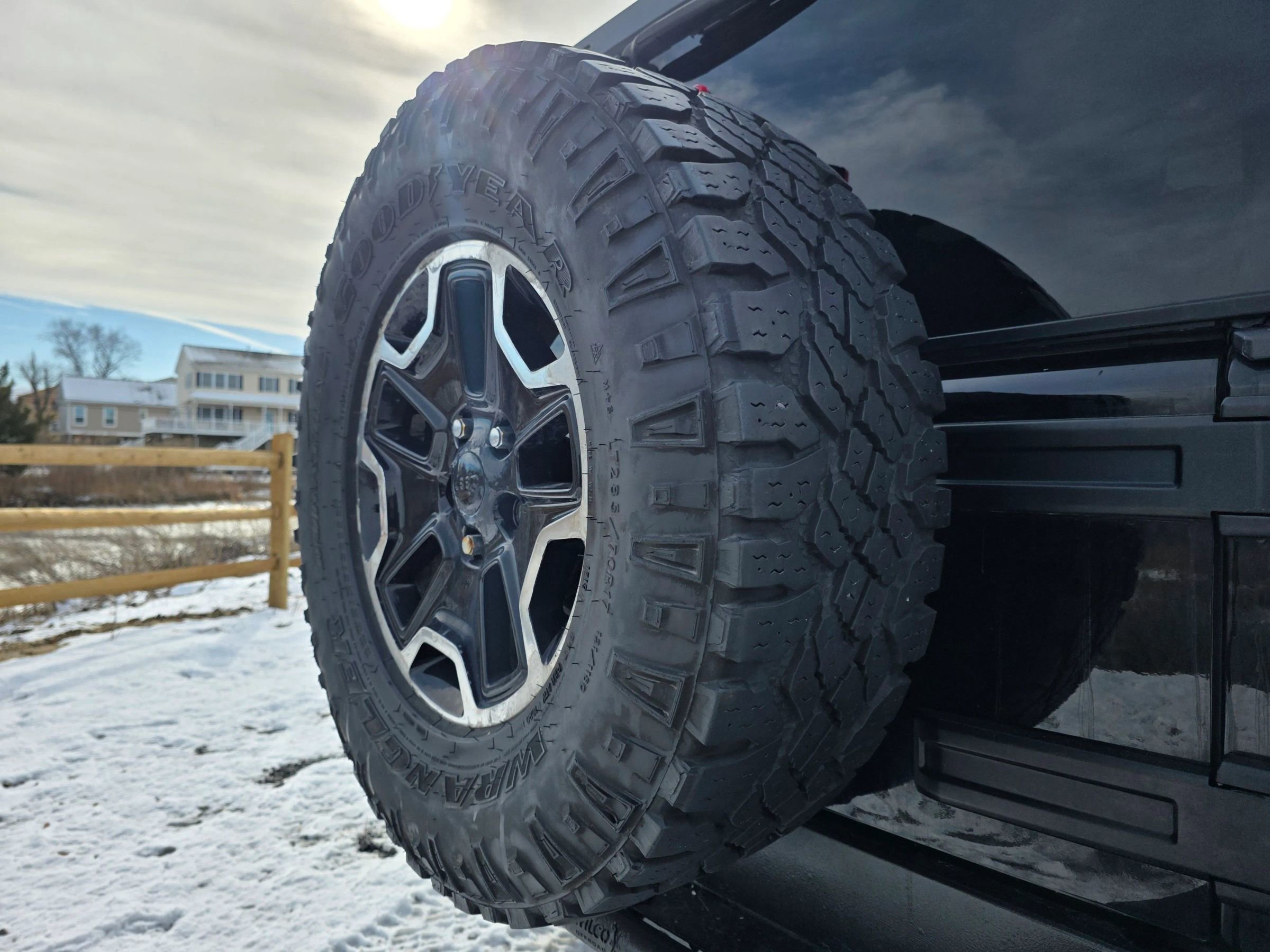 Used 2017 Jeep Wrangler Rubicon w/ Power Convenience Group image 10