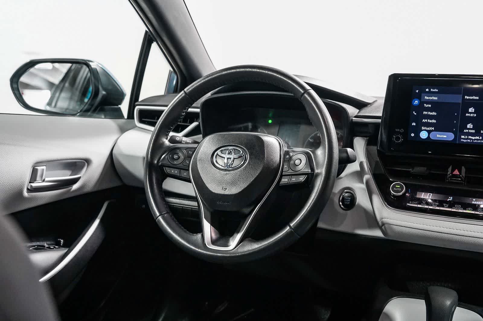 Used 2025 Toyota Corolla SE FWD image 15
