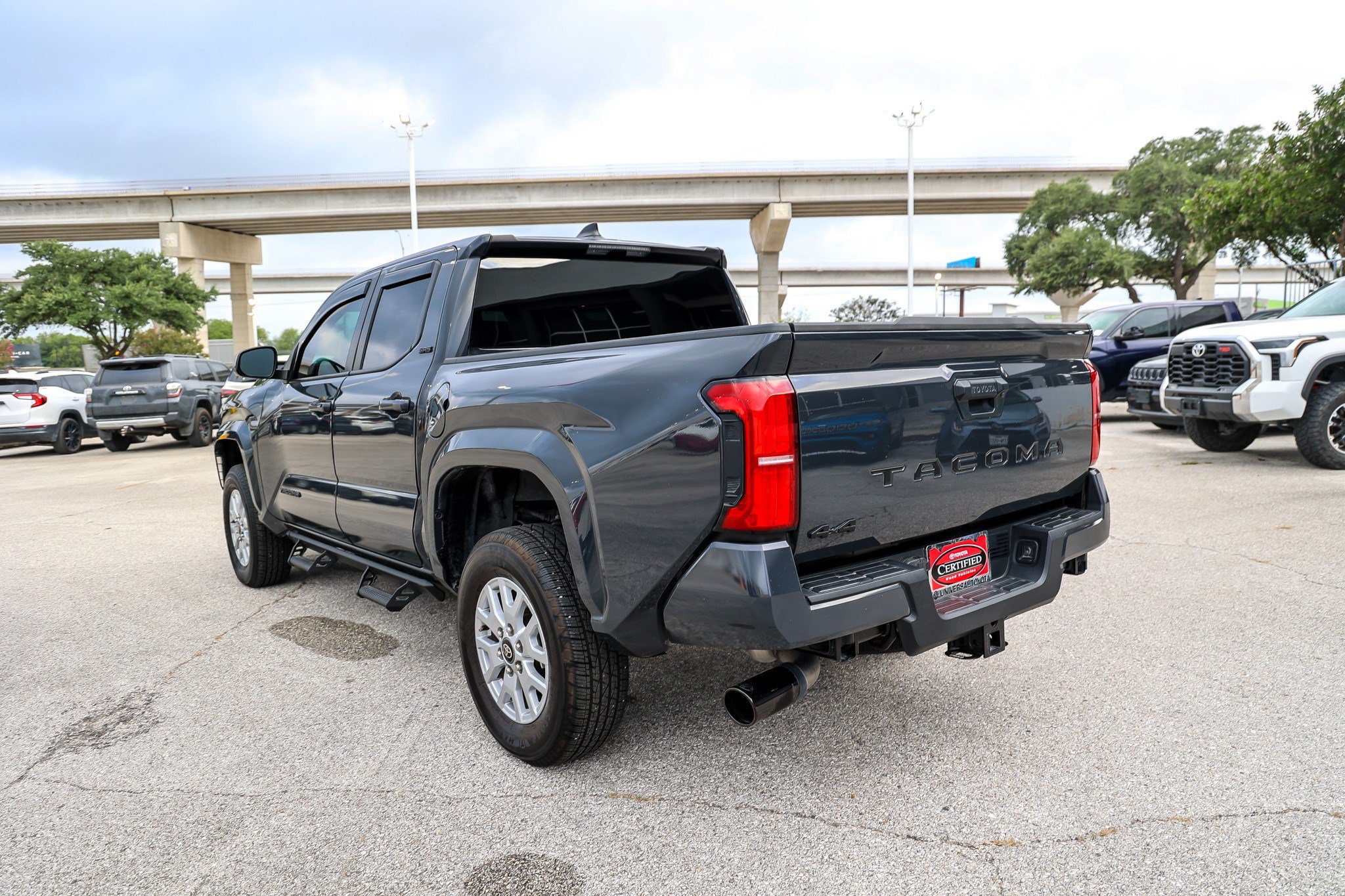 Certified 2025 Toyota Tacoma SR5 AWD/4WD image 9
