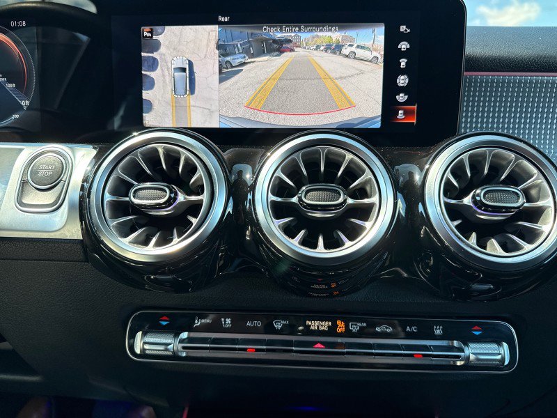 Used 2022 Mercedes-Benz EQB 300 4MATIC image 24