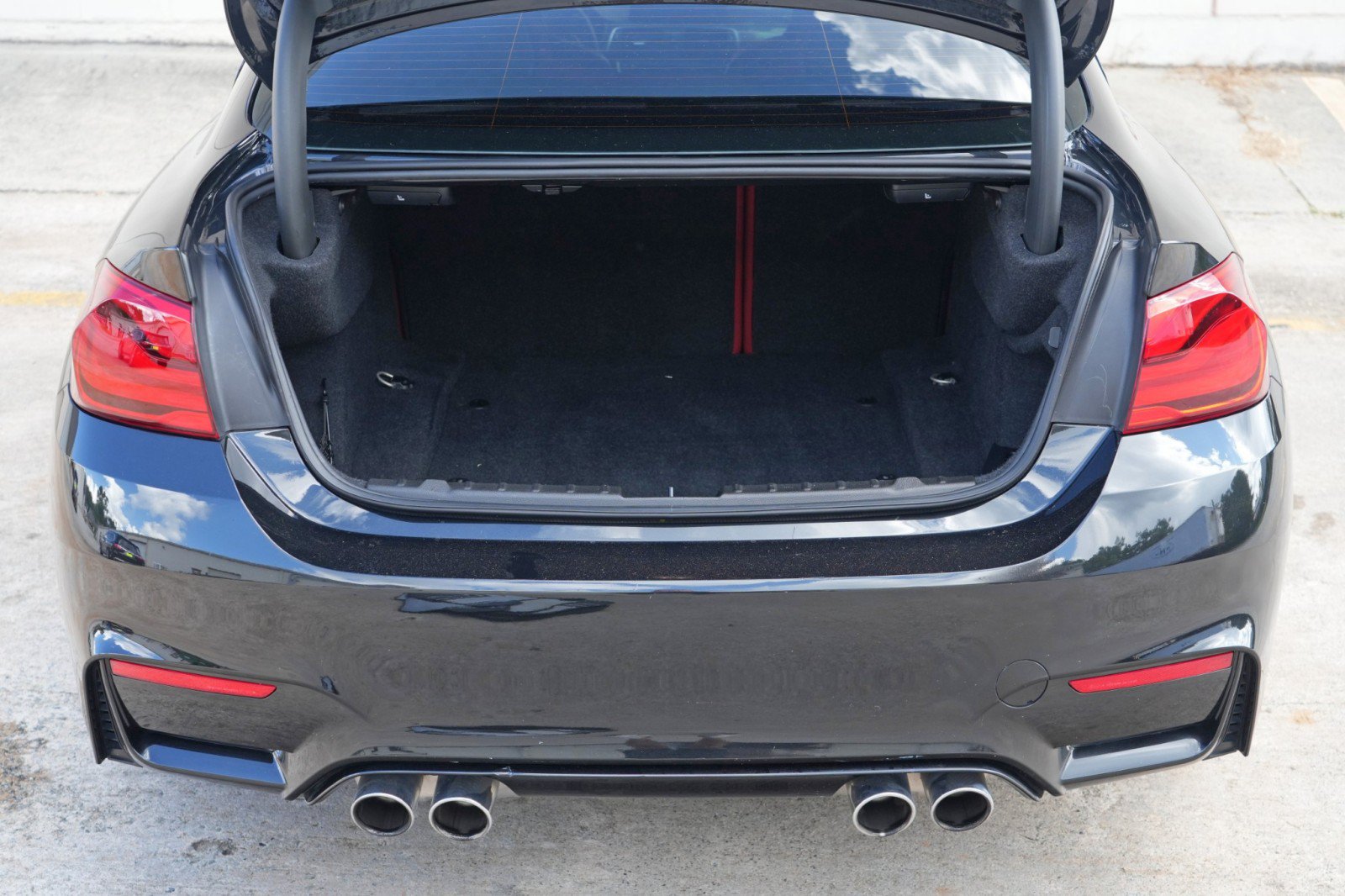 Used 2018 BMW M4 Coupe RWD image 10