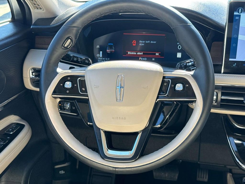 Used 2025 Lincoln Corsair Reserve image 15