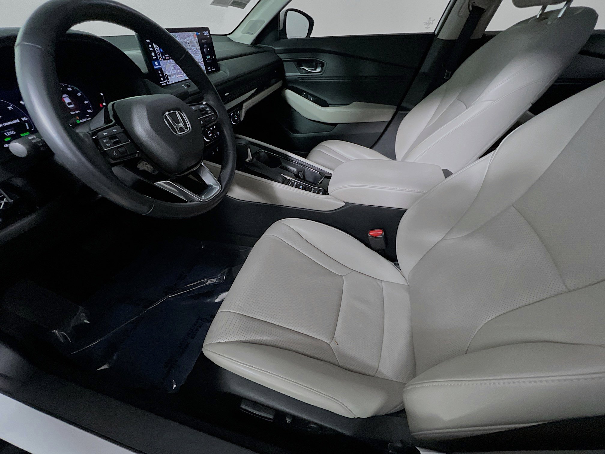 Used 2023 Honda Accord Touring image 15