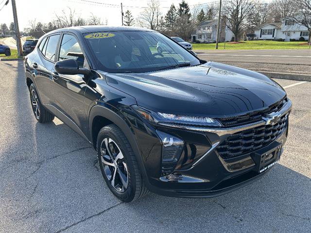 Certified 2024 Chevrolet Trax RS w/ Driver Confidence Package image 7