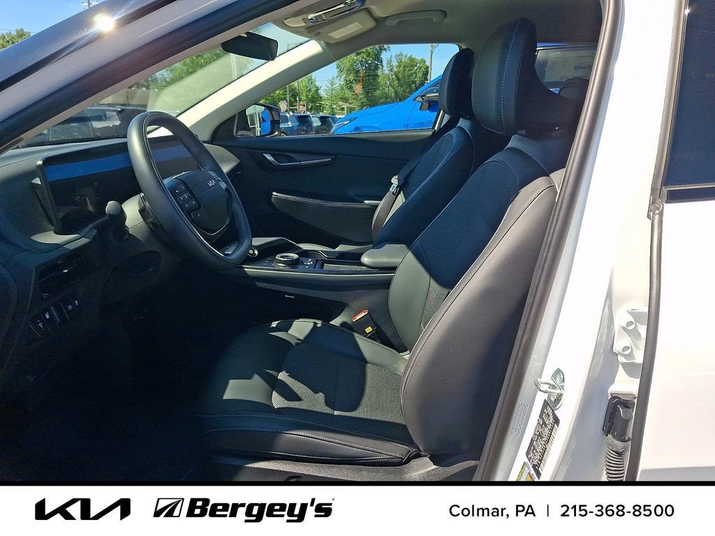 Certified 2025 Kia EV6 Light w/ Light LR Technology Package AWD/4WD image 16