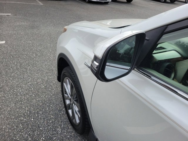 Used 2017 Toyota RAV4 Limited image 18