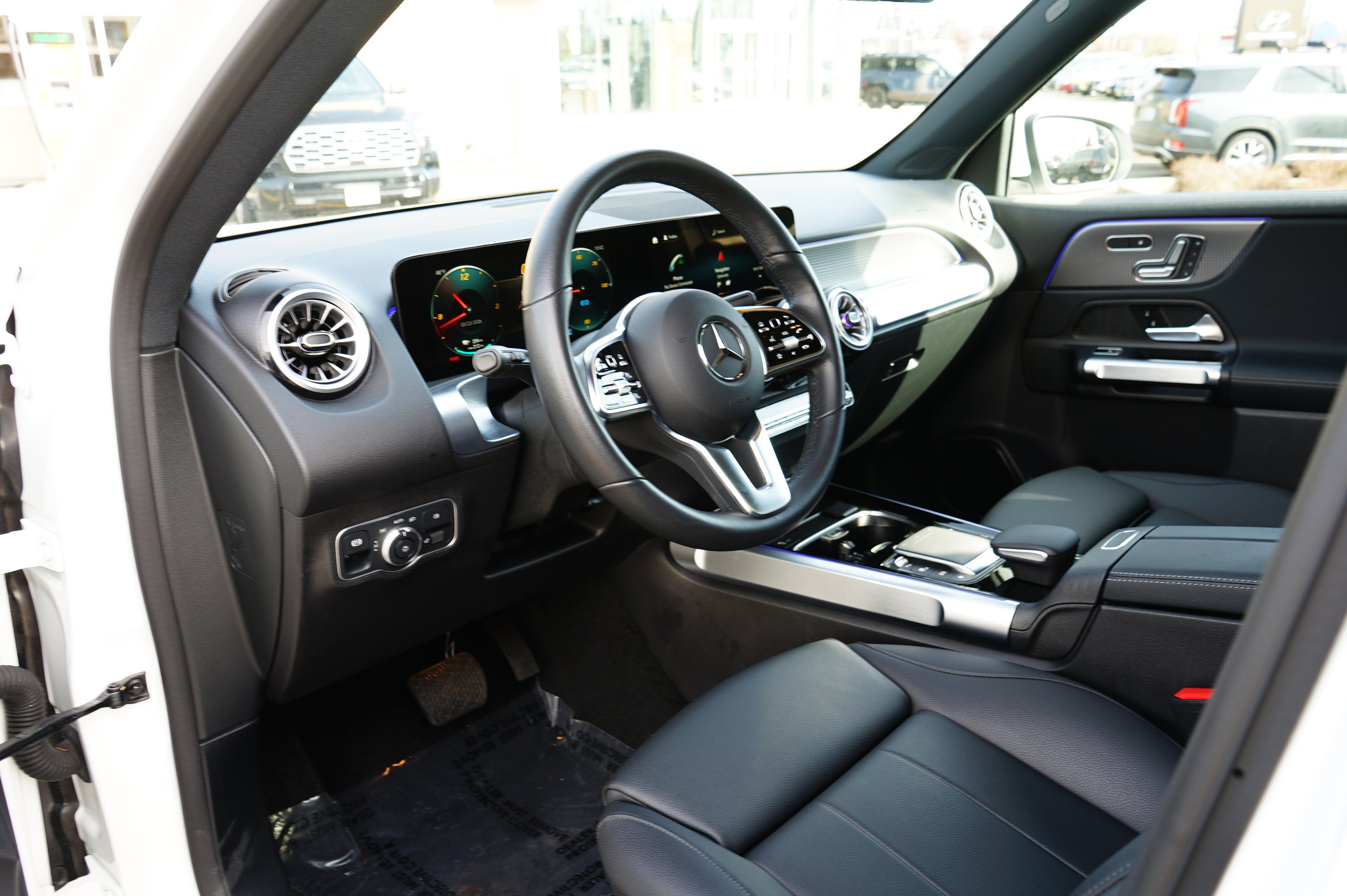 Used 2023 Mercedes-Benz EQB 300 4MATIC image 21